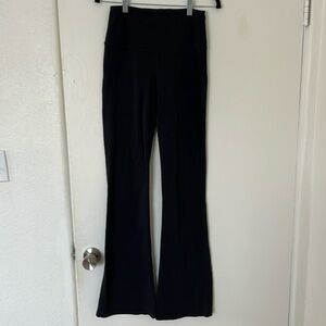 Lululemon Groove Super High Rise Flared Pant Size 6 Black